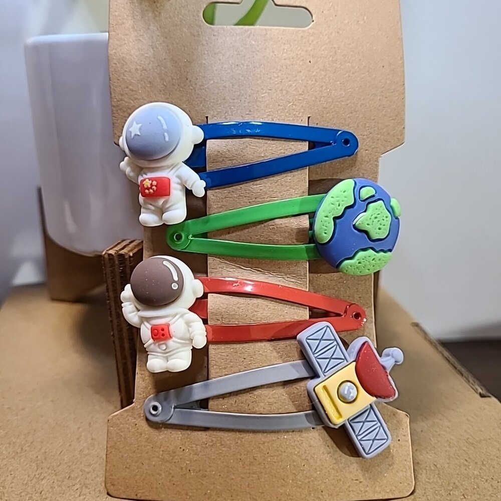 Spaceโ Hair Clips Set Astronaut Earth Satellite Hair Accessories for Girls